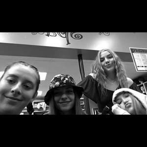 Meet your Posher, Brooke